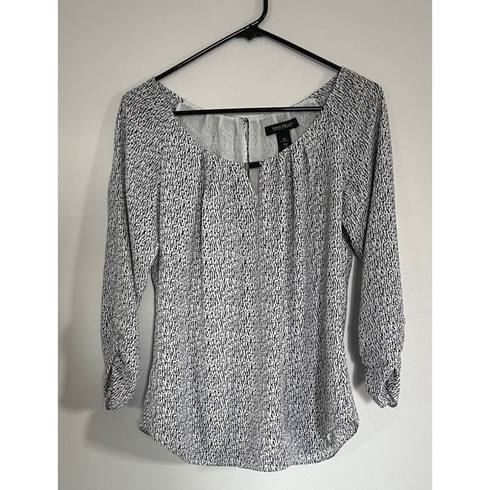 White House Black Market ruched sleeve patterned blouse XS